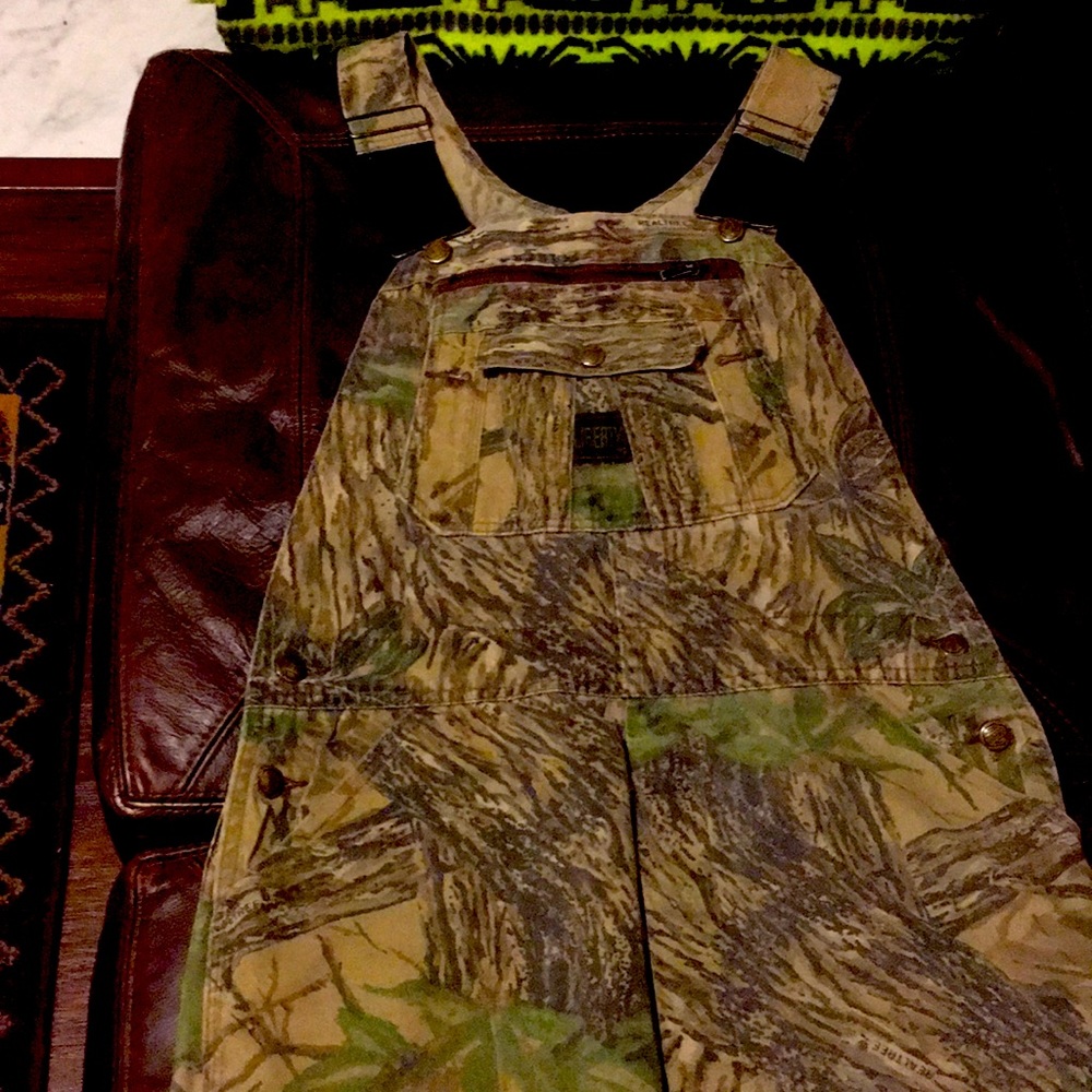 Classic liberty real tree 40 + years  old not a scratch like new